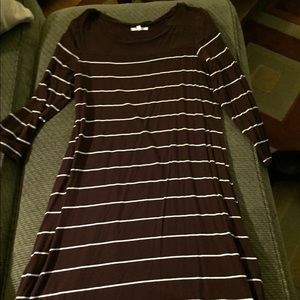 Maurices 24/7 three quarter sleeve dress burgundy